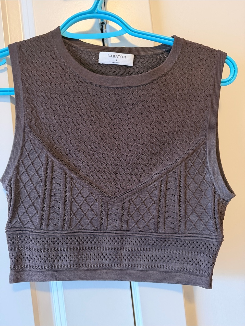 Babaton Charcoal Textured Knit Sleeveless Crop Top